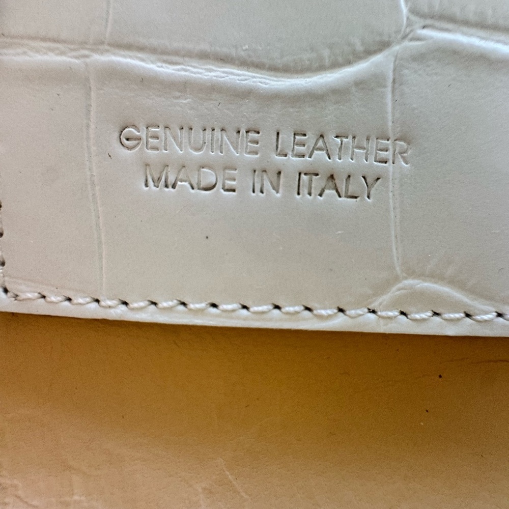 Dooney & Bourke Made in Italy Vintage White Croc Embossed Leather Crossbody Bag - Picture 12 of 14